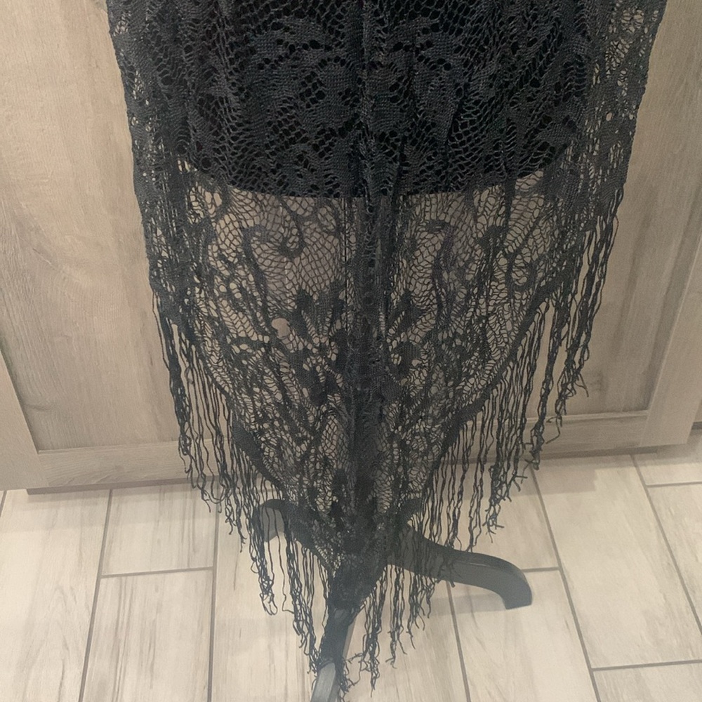 Black Crocheted Shawl Or Beach Wrap Cover up With Fringe Women's One Size - Picture 9 of 9